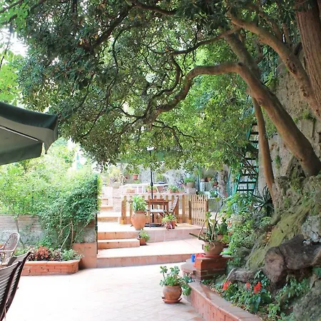 The Secret Garden לינה וארוחת בוקר *