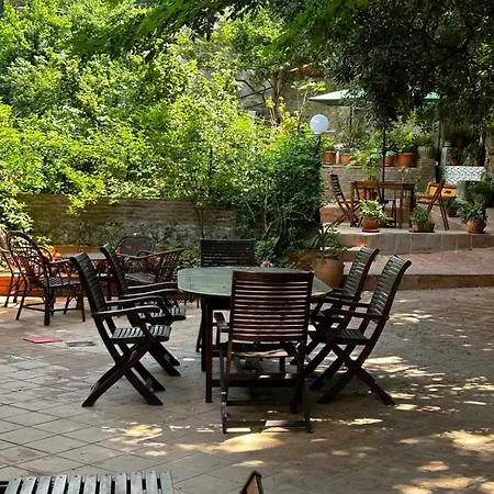 The Secret Garden לינה וארוחת בוקר