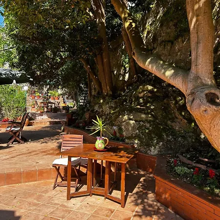 The Secret Garden Vietri